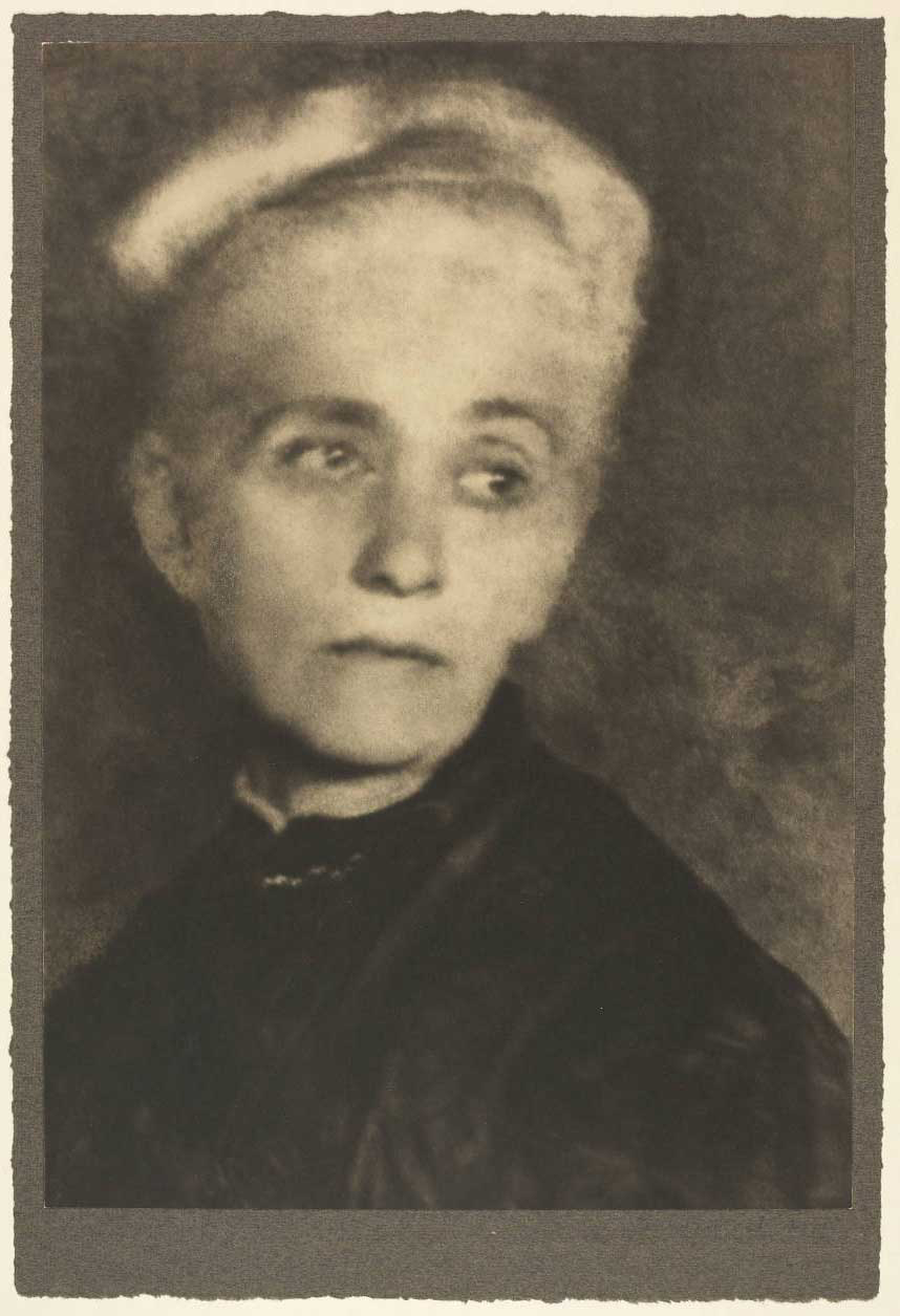 <p>Portrait of Fannie Lippman Richey. Signed: Grace Parrish, 1910.</p>
